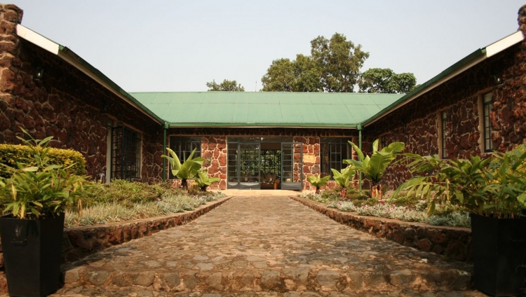 Clouds Mountain Gorilla Lodge - Eingang